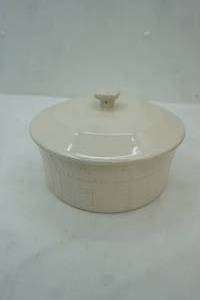 lot 515 image: Sorrento Signature Ivory Covered Souffle