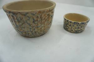 lot 520 image: VintageAntique Red Wing Spongeware Bowl (larger) & Roseville Pottery Spongeware Bowl (smaller)