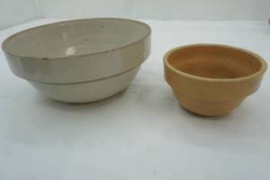 lot 519 image: VintageAntique Red Wing Crock Mixing Bowl 8.5 by 4 tall Yellow Ware Mixing Bowl 5 by 3 tall