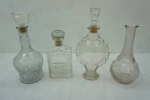 lot 529 image: (4ct) Glass Decanters