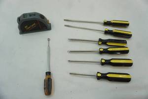 lot 534 image: Hand Tools Screwdrivers, Magnet Tool, Laser Level