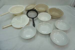 lot 545 image: Tupperware and Stoneware Bowls, Strainers, Microwave Lid