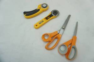 lot 568 image: Sewing Scissors & Olfa Rotary Cutters