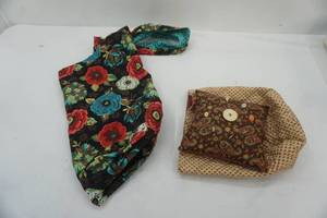 lot 575 image: Pin Cushion Bag, Sewing Bag