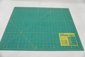 lot 581 image: Olfa Rotary Mat 22x16
