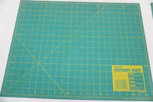 lot 582 image: Olfa Rotary Mat 22x16