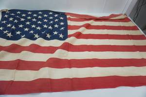 lot 586 image: Vintage American Flag