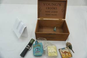 lot 588 image: Vintage Cigar Box and Contents