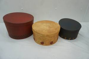 lot 590 image: Rustic Decorative Nesting Boxes