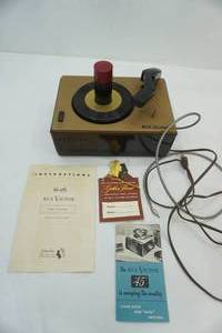 lot 594 image: Vintage RCA Victor 45 Record Player