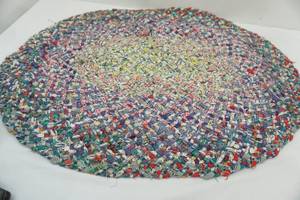 lot 607 image: Braided rug