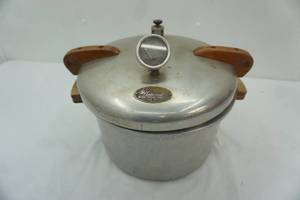 lot 619 image: Vintage Pressure canner