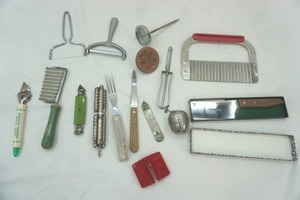 lot 625 image: Vintage Kitchen utensils