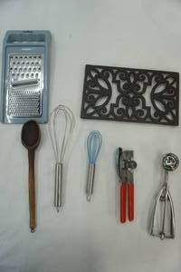 lot 627 image: Kitchen supplies