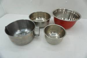 lot 648 image: Stainless Steel Mixing Bowls