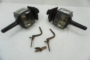 lot 704 image: Antique Carriage Coach Lamps (2ct) and Hardware