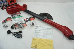 lot 710 image: Toro 8 Cordless Trimmer