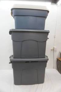 lot 712 image: (3ct) Totes wLids