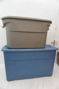 lot 713 image: (2ct) Large Totes With Lids (25 Gallon & 30 Gallon)