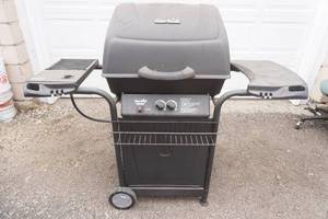 lot 718 image: Char-Broil Quickset Gas Grill wLP tank & Utensils
