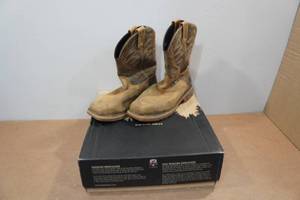 lot 4 image: Irish Setter Marshall Mens Work Boots Style 83912 - Size 8.5