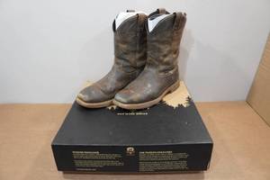 lot 6 image: Irish Setter Marshall Mens Work Boots Style 83923 - Size 11