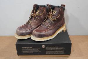lot 10 image: Irish Setter Ashby Mens Work Boots Style 83605 - Size 13