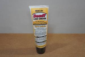 lot 29 image: Graig Labs DeoxIT L260 Grease