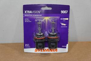 lot 33 image: Sylvania Xtravision Halogen Lamps - 9007