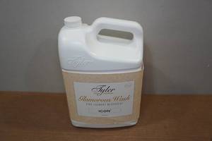 lot 37 image: 1 Gallon Glamorous Wash Laundry Detergent - Icon