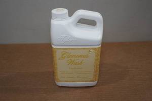 lot 41 image: 32oz Glamorous Wash Laundry Detergent - Eucalyptus