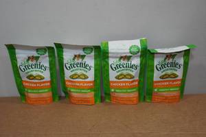 lot 57 image: 4 Feline Greenies Smartbites Treats for Cats - 2.1oz