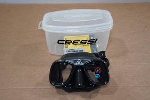 lot 81 image: Cressi Superocchio Mask