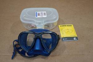 lot 82 image: Cressi Quantum Mask