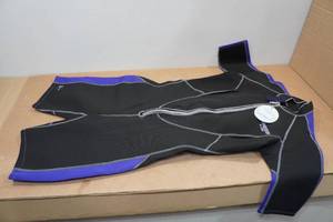 lot 83 image: Cressi Lido Womens 2mm Wetsuit - XXL6, Purple