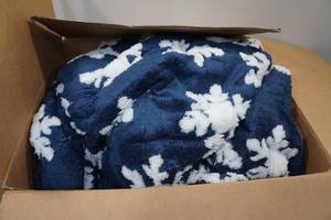 lot 123 image: Plush Throw Blanket -  Queen, Blue Snowflakes