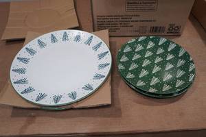 lot 132 image: Members Mark 12 Piece Stoneware Holiday Dinnerware Set