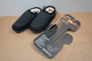 lot 156 image: Baffin Cabin Slippers - Large