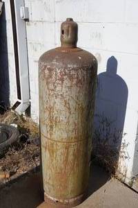lot 186 image: 100 Lb Propane Tank
