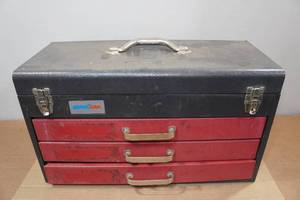 lot 212 image: Metal Tool Box