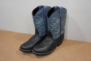 lot 229 image: Smoky Mountain Cowboy Boots - Kids Size 3