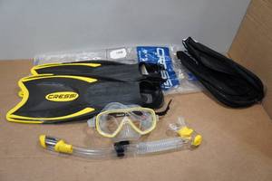 lot 240 image: Cressi Rondine Palau Snorkel, Mask, and Fin Set