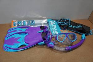lot 241 image: Blulove by Cressi Snorkel, Mask, and Fin Set