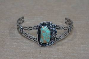 lot 246 image: Turquoise Stone Band Bracelet