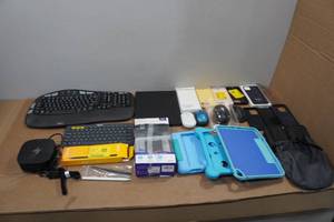lot 256 image: Assorted Electronics - Mouse, Keyboards, Phone Cases
