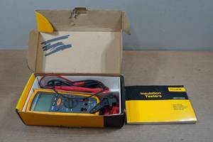 lot 1A image: Fluke 1507 Insulation Tester