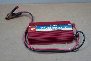 lot 275 image: Vector 750 Watt Power Inverter
