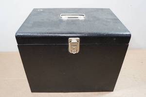 lot 276 image: Metal Cabinet