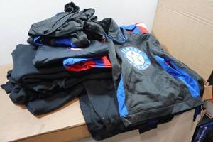 lot 289 image: Assorted Clothing - Quarter Zips, Hoodies, Warm Ups