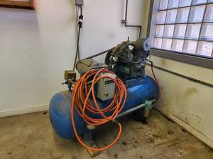 lot 953 image: Kellogg-American 3-Phase Commercial Air Compressor
